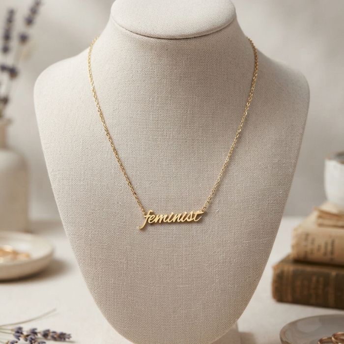 feminist - Feministische Halskette aus Edelstahl in Gold oder Silber