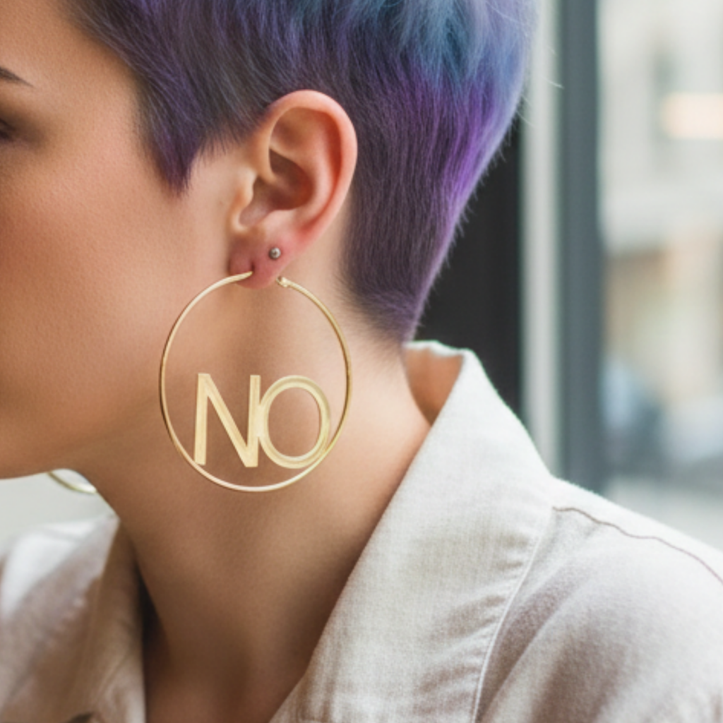NO Creolen Hoops Gold – Feministische Edelstahl-Ohrringe in 5 Größen