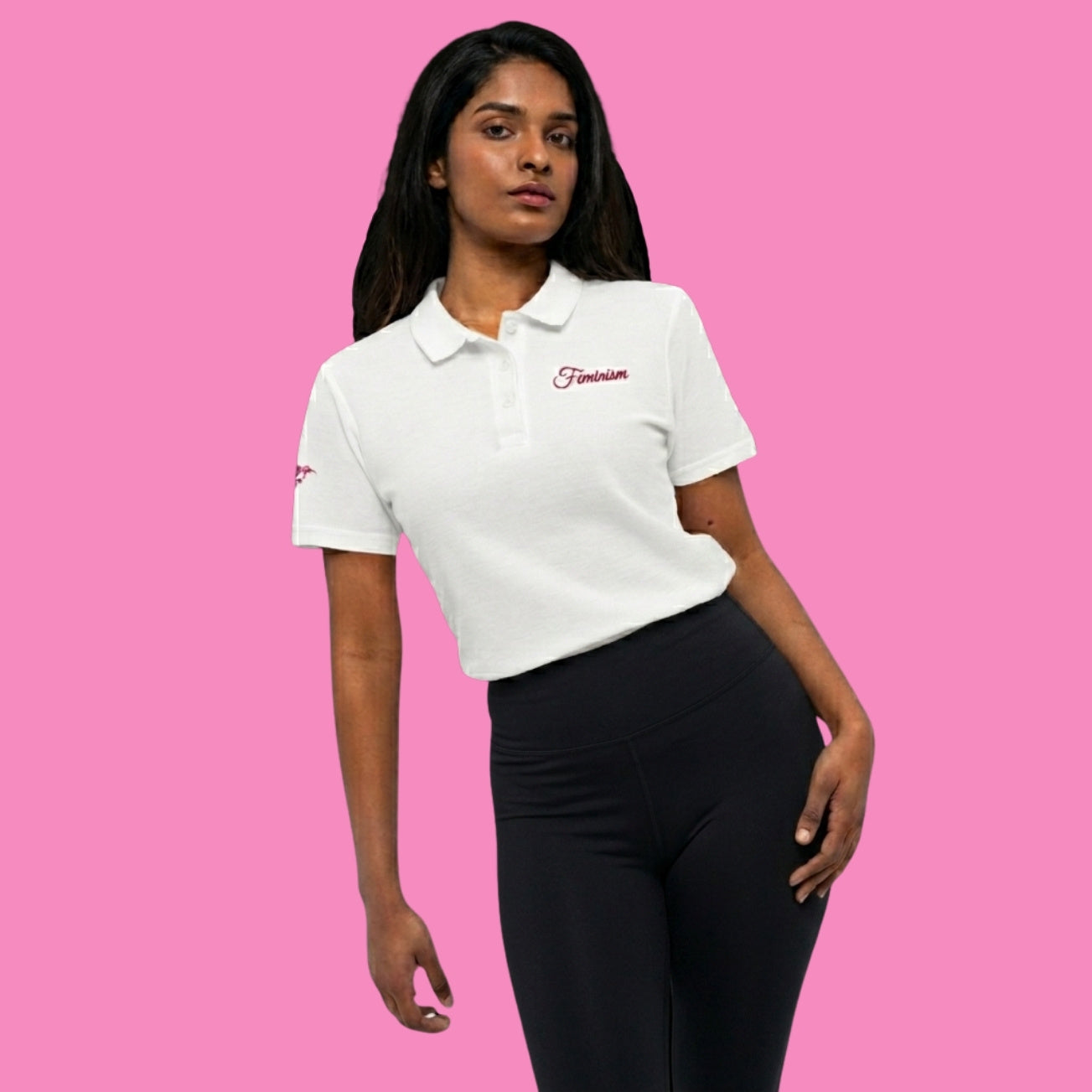 Feminism Piqué-Poloshirt in Weiß mit pinker Stickerei – feministisches Damen-Polo aus Baumwolle – Bling Bling Feministas