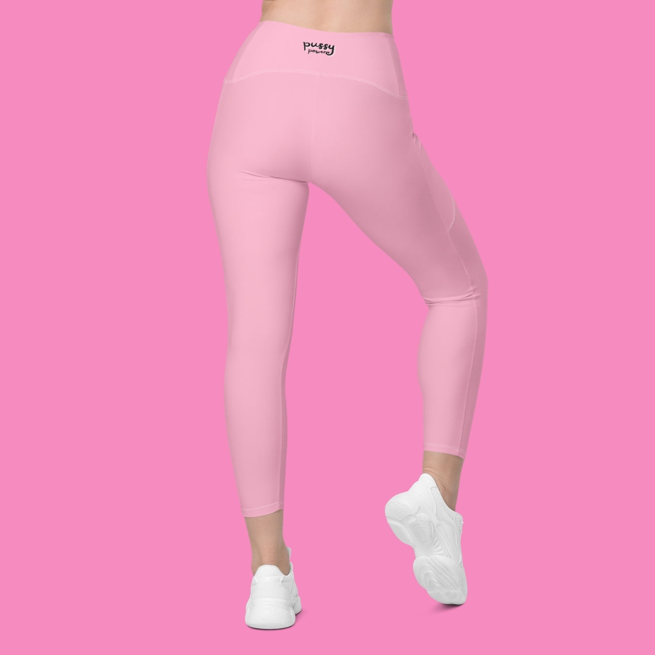 Pssy Pwr Leggings in Rosa mit Seitentaschen – feministische Recycling-Leggings mit hohem Bund – Bling Bling Feministas
