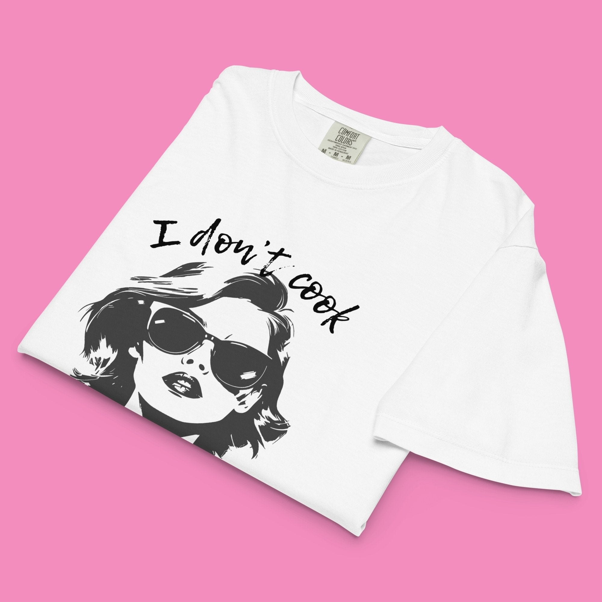 I don't cook, I don't clean – Feministisches Boxy-T-Shirt in Weiß | Bling Bling Feministas