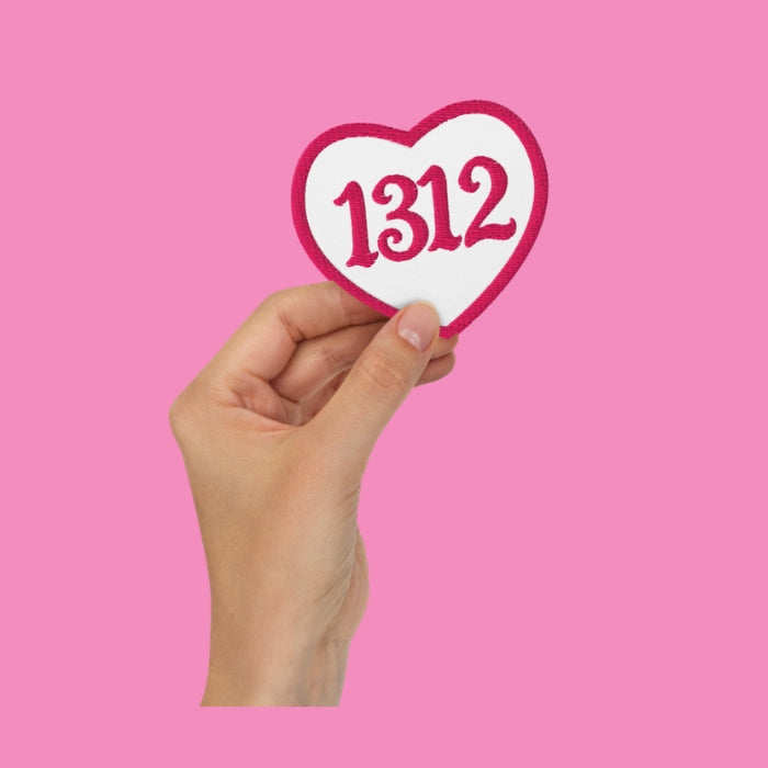 1312 Aufnäher in Pink von Bling Bling Feministas