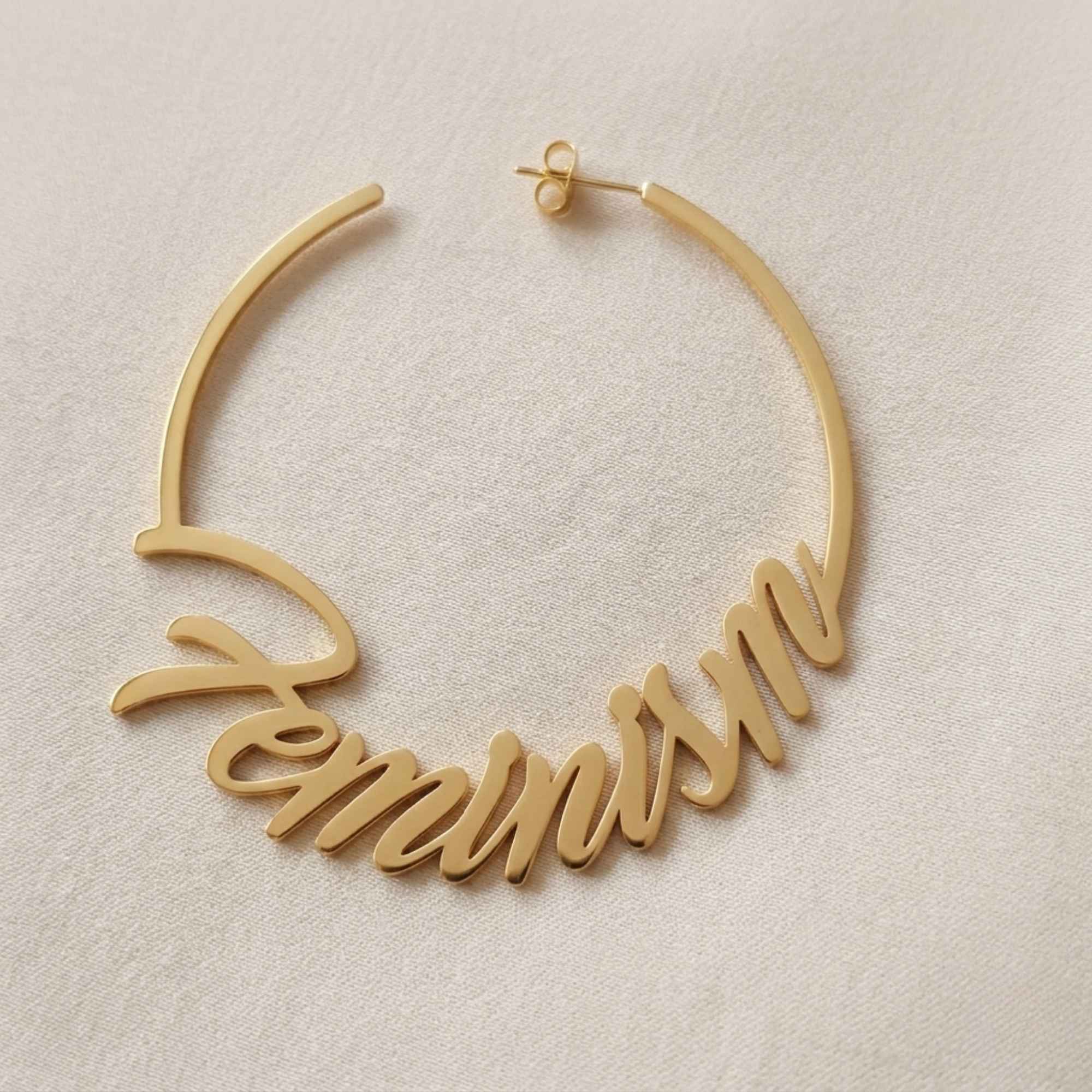 Feminism Creolen Hoops Gold – Ohrringe aus leichtem Edelstahl