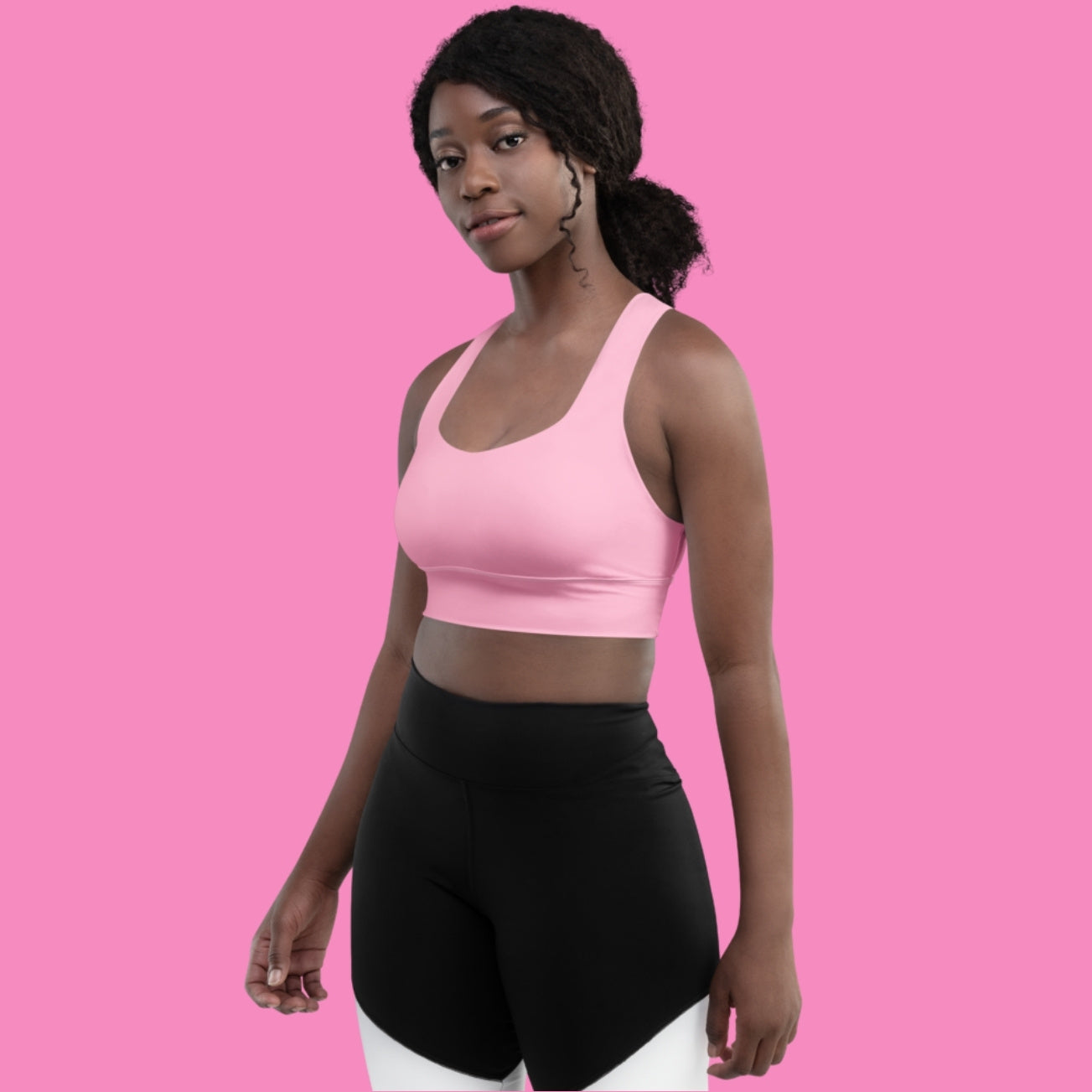 Pssy Pwr Longline Sport-BH in Rosa – feministischer Recycling-Sportbra mit Aufdruck – Bling Bling Feministas