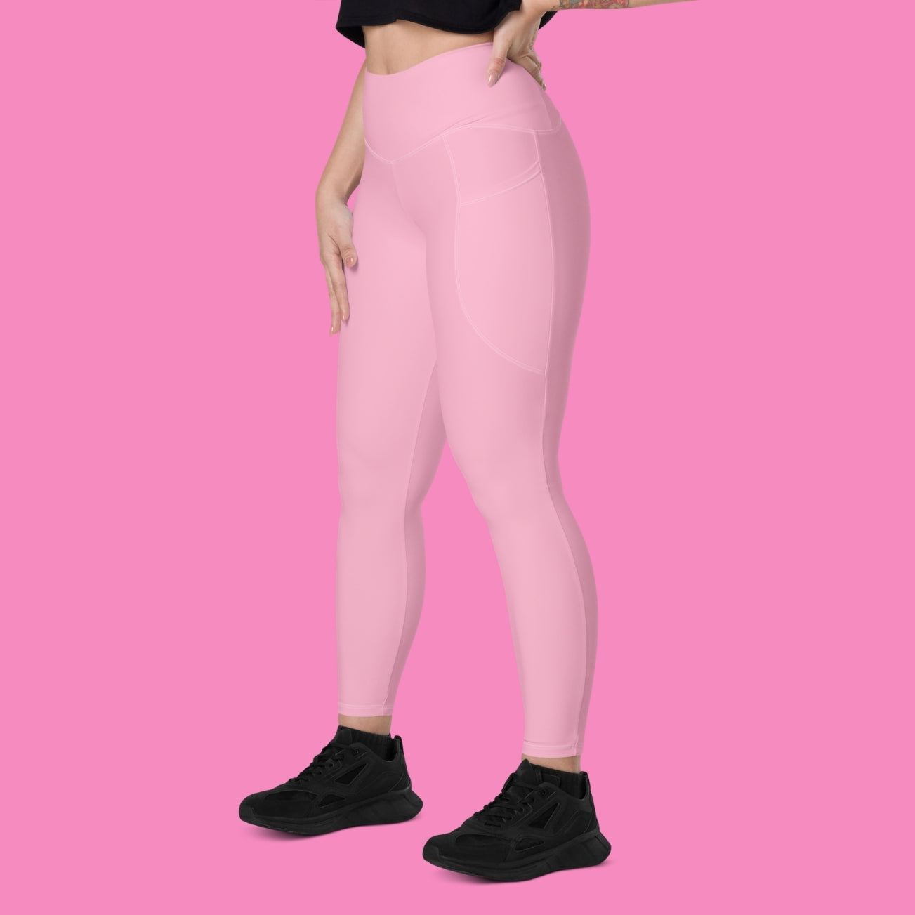 Pssy Pwr Leggings in Rosa mit Seitentaschen – feministische Recycling-Leggings mit hohem Bund – Bling Bling Feministas