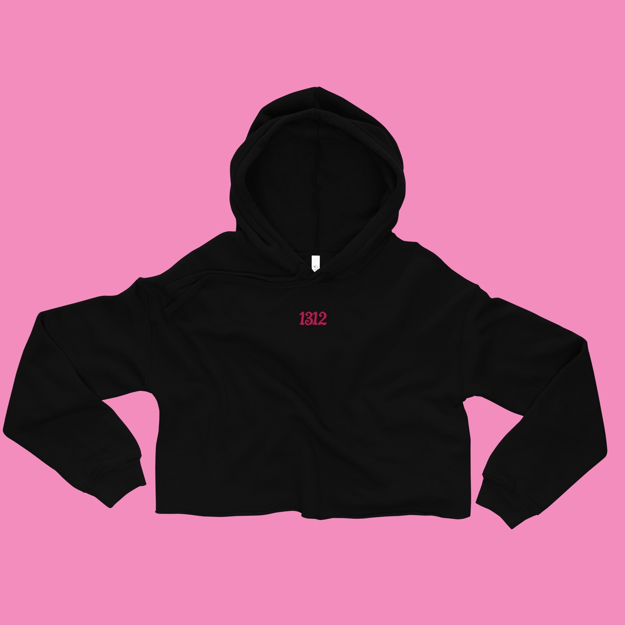 1312 Crop-Hoodie in Schwarz mit besticktem Schriftzug – feministischer Kapuzenpullover von Bling Bling Feministas