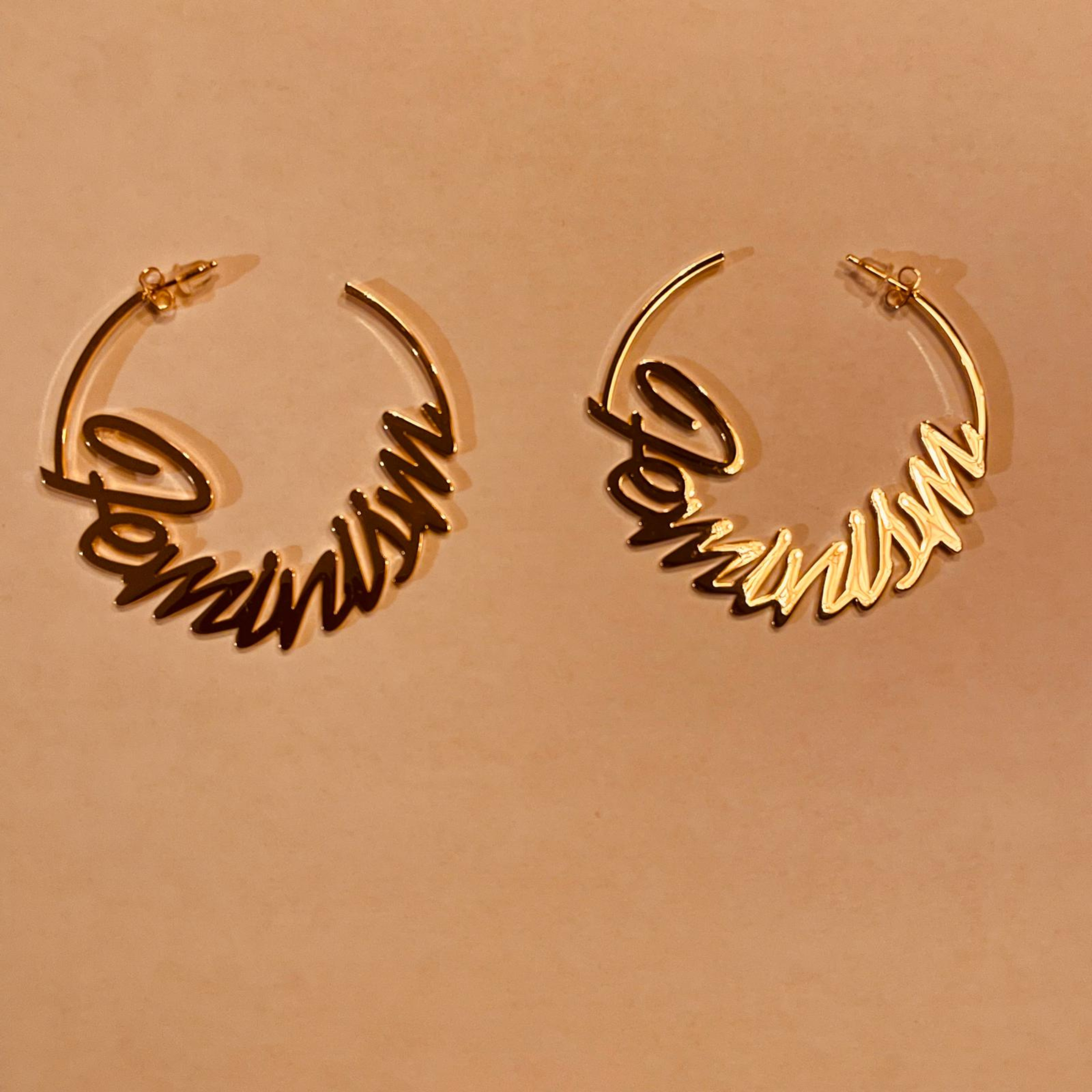 Feminism Creolen Hoops Gold – Feministische Edelstahl-Ohrringe