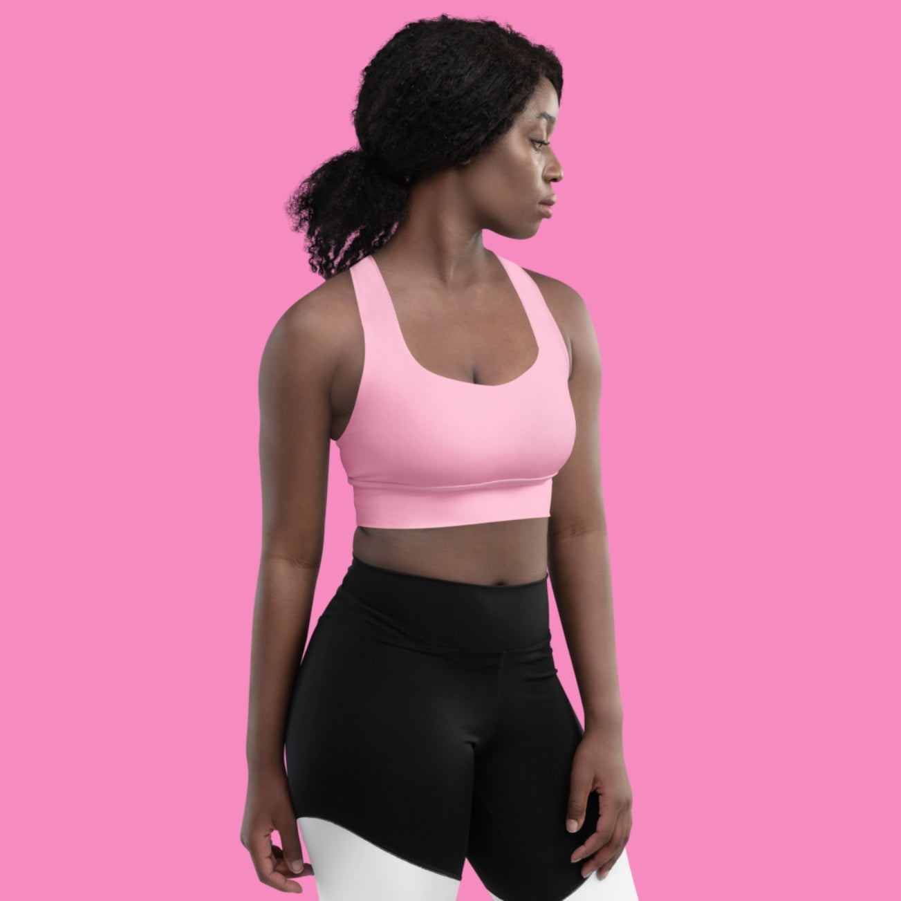 Pssy Pwr Longline Sport-BH in Rosa – feministischer Recycling-Sportbra mit Aufdruck – Bling Bling Feministas