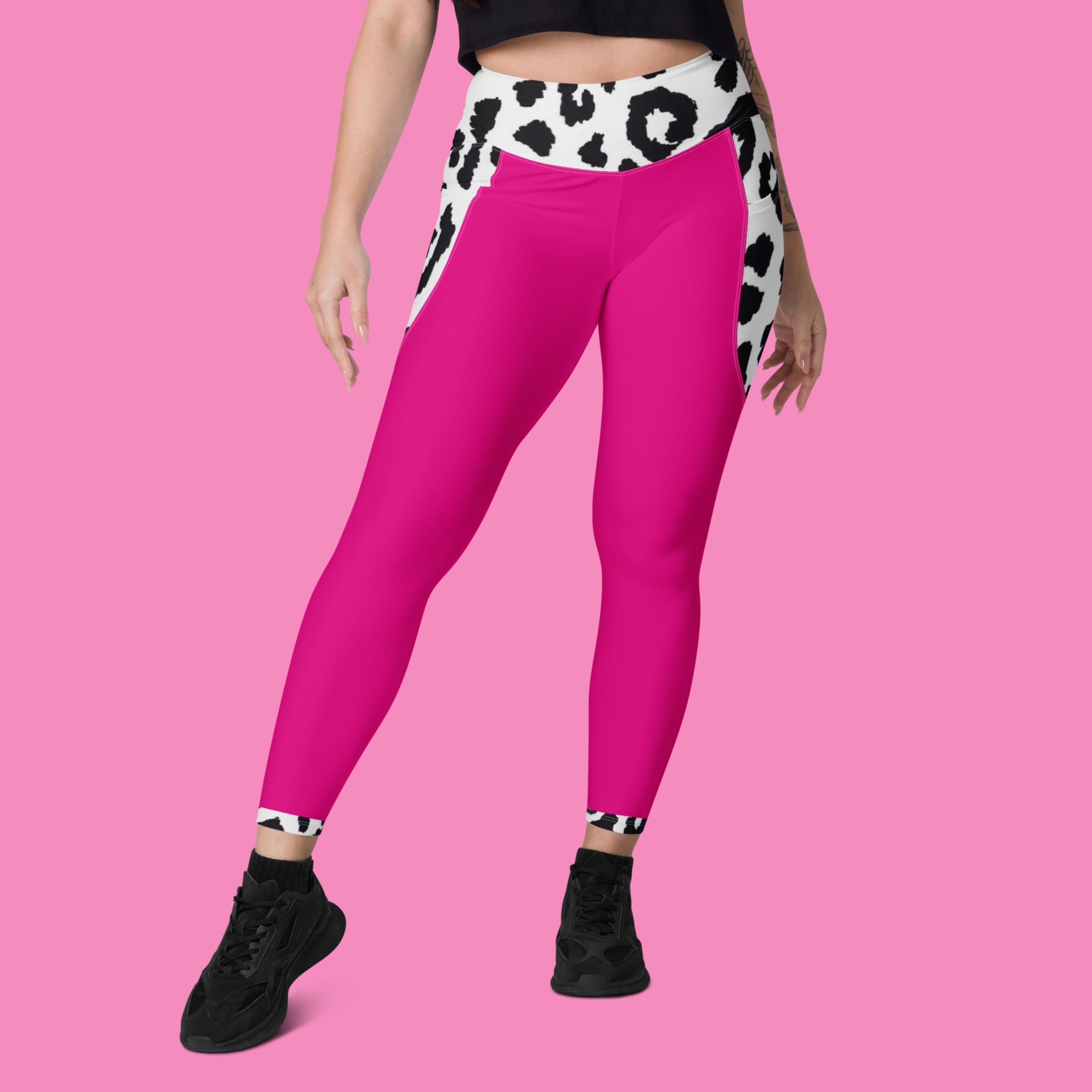 Nachhaltige Damen-Leggings mit Leo Muster und Seitentaschen – Vorderansicht
