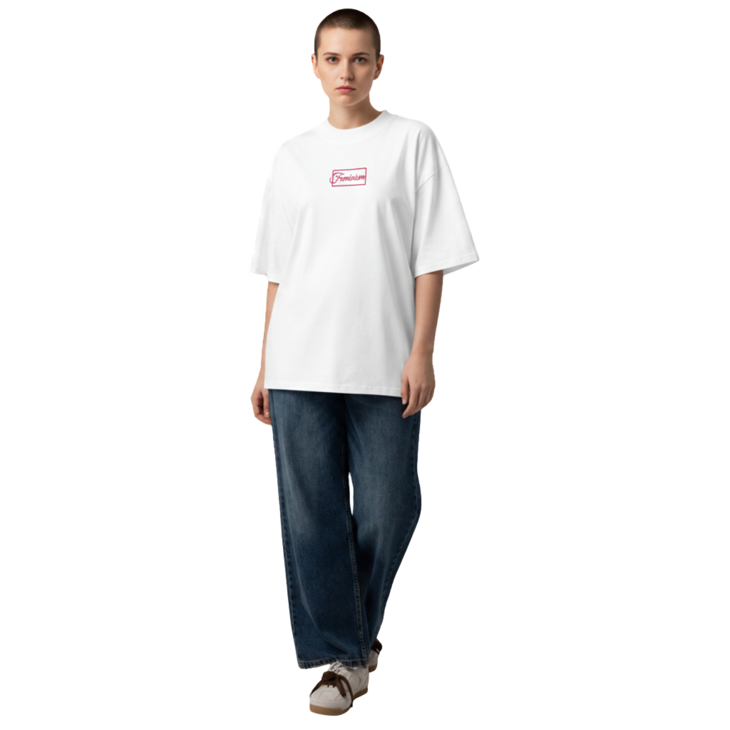 Feminism - bestickt pink - Oversized Unisex Bio-T-Shirt mit breitem Kragen