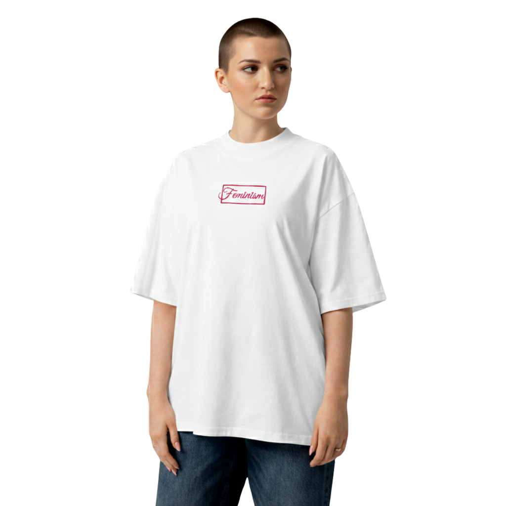 Feminism - bestickt pink - Oversized Unisex Bio-T-Shirt mit breitem Kragen