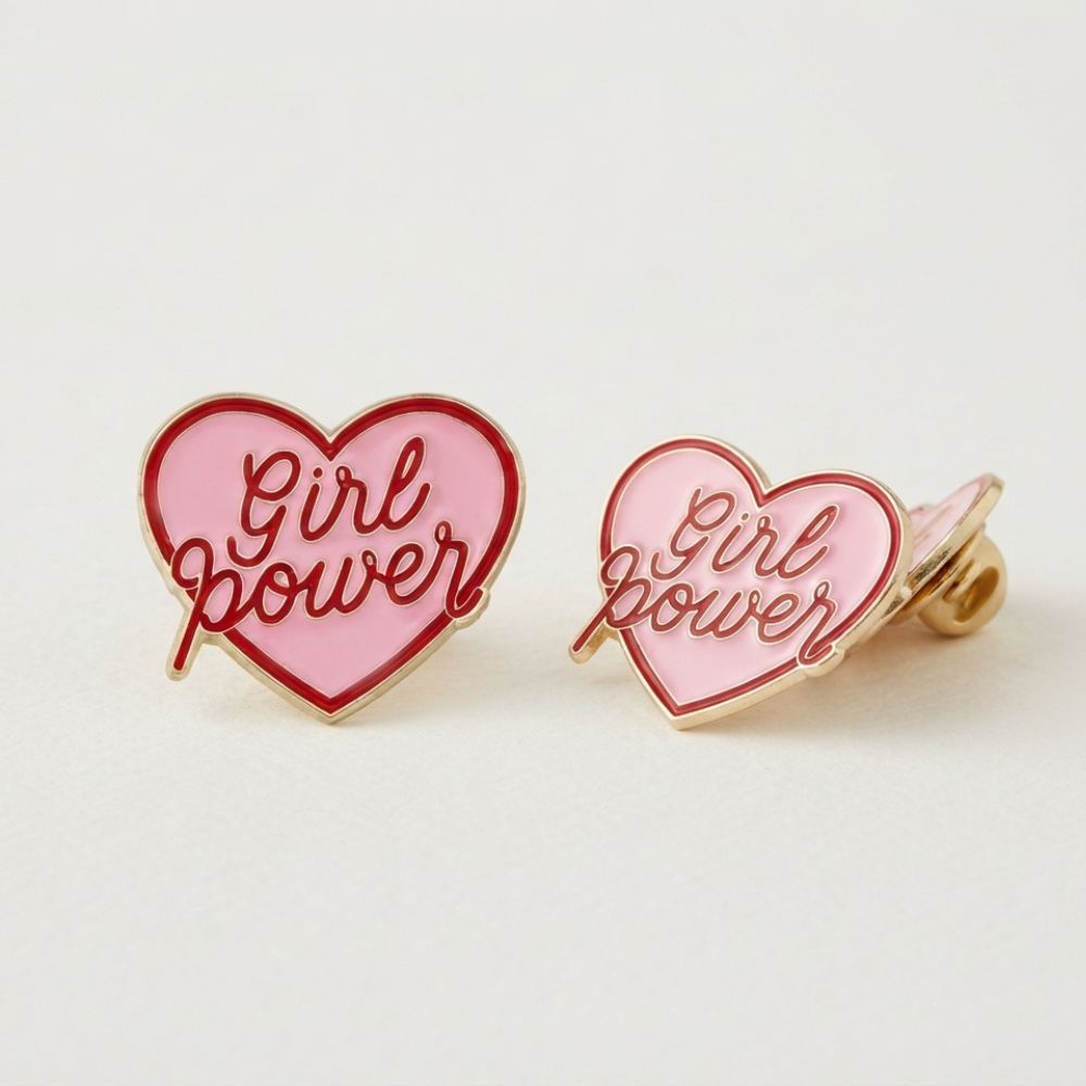 Girl Power Emaille Pin von Bling Bling Feministas