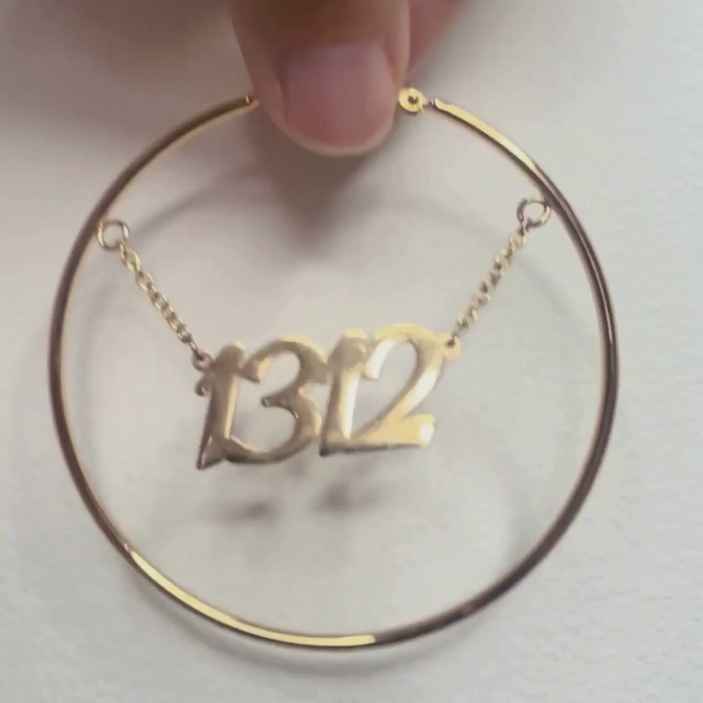 1312 Hänge-Creolen in Gold aus Edelstahl – politische Statement-Ohrringe in 4 Größen – Bling Bling Feministas