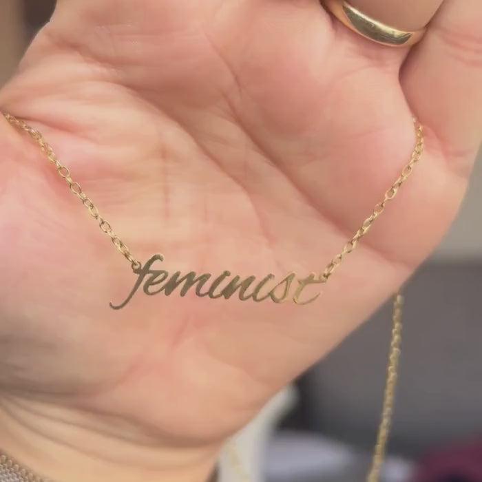 Produktvideo: feminist - Statement politische Halskette in silber und gold von Bling Bling Feministas