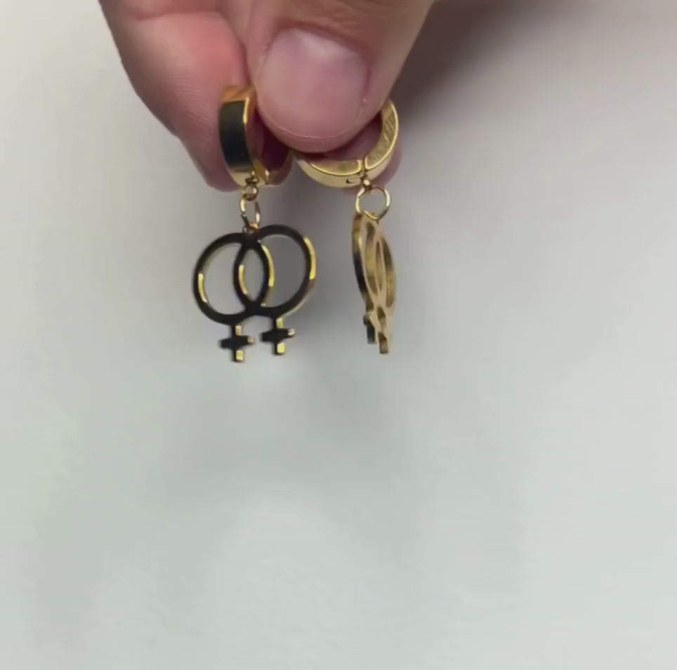 Venus Symbol Ohrringe in Gold und Silber – feministische Edelstahl-Creolen mit doppeltem Frauensymbol ♀♀ von Bling Bling Feministas